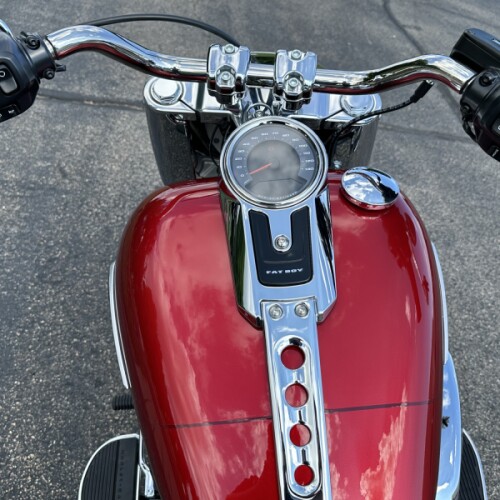 2026 Harley-Davidson® Fat Boy® Brilliant Red Chrome Trim thumb 1