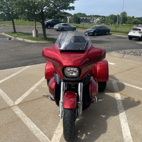 2026 Harley-Davidson® Street Glide 3 Limited Brilliant Red Chrome Trim thumb 2