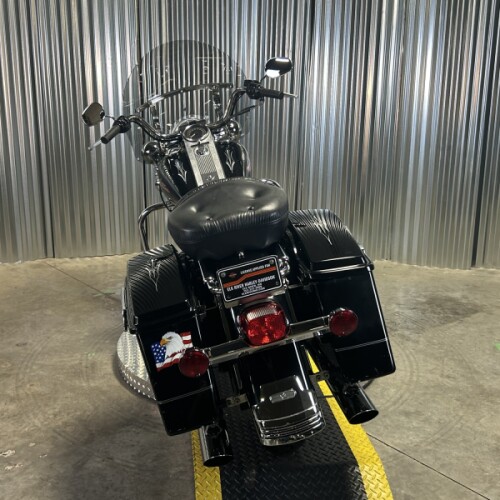 2004 Harley-Davidson® Road King® Classic BLACK W/PINSTRIPE thumb 1