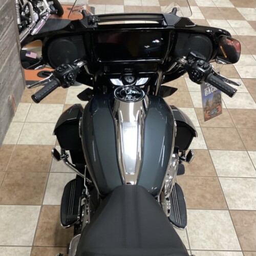 2026 Harley-Davidson® Street Glide 3 Limited Iron Horse Metallic Chrome Trim thumb 1