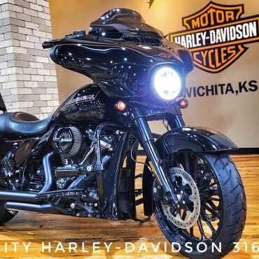 2019 Harley-Davidson® Street Glide® Special, FLHXS thumb 2