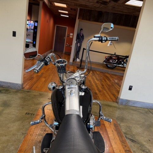 2009 Harley-Davidson® Road King® Vivid Black thumb 1