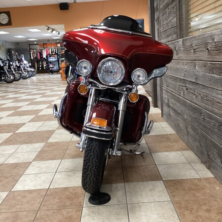 2008 Harley-Davidson® Electra Glide® Ultra Classic® Crimson Red Sunglo thumb 3