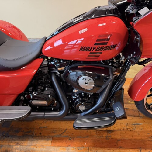 2026 Harley-Davidson® Road Glide 3 Blood Orange thumb 2