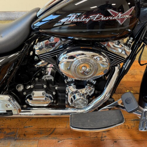 2009 Harley-Davidson® Road King® Vivid Black thumb 2