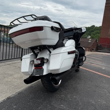 2026 Harley-Davidson® Street Glide Limited FLHXL thumb 2