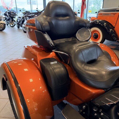 2019 Harley-Davidson Tri Glide Ultra FLHTCUTG thumb 0