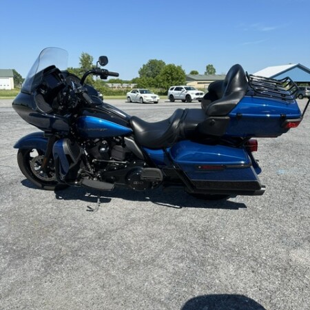 2022 Harley-Davidson® Road Glide® Limited Reef Blue/Vivid Black - Black Finish thumb 3