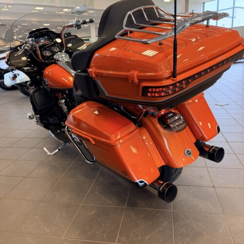 2022 Harley-Davidson CVO Road Glide Limited FLTRKSE thumb 1