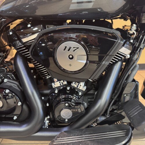 2026 Harley-Davidson® Road Glide 3 Iron Horse Metallic thumb 2