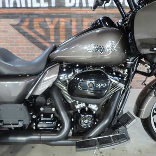 2023 Harley-Davidson® Road Glide® 3 FLTRT thumb 3