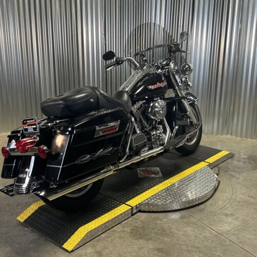 2004 Harley-Davidson® Road King® Classic BLACK W/PINSTRIPE thumb 2