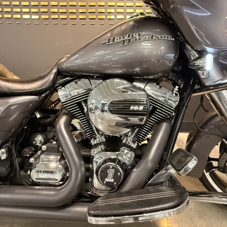 2015 Harley-Davidson® Street Glide® Special Charcoal Pearl thumb 3