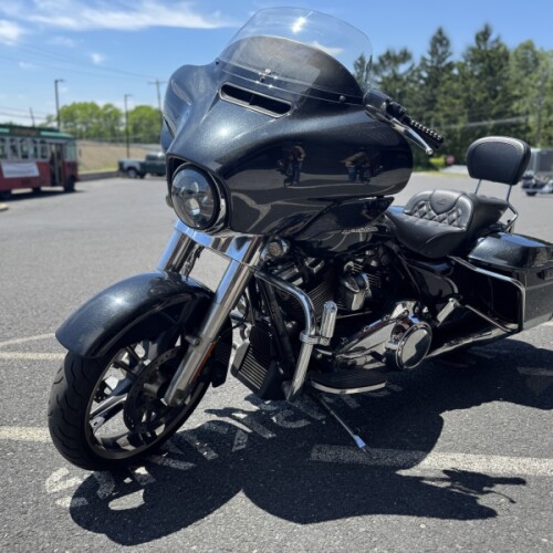 FLHX 2018 Street Glide® thumb 1