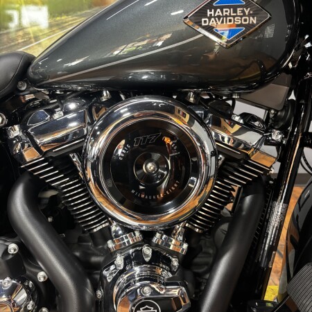 2025 Harley-Davidson® Heritage Classic IRON HORSE MTLC W/ PINSTRIP thumb 2