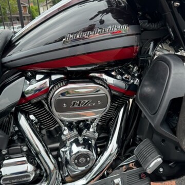 2020 Harley-Davidson® CVO™ Tri Glide® FLHTCUTGSE thumb 3