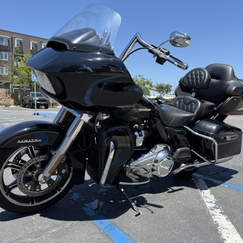 2022 Harley-Davidson® Road Glide® Limited thumb 1