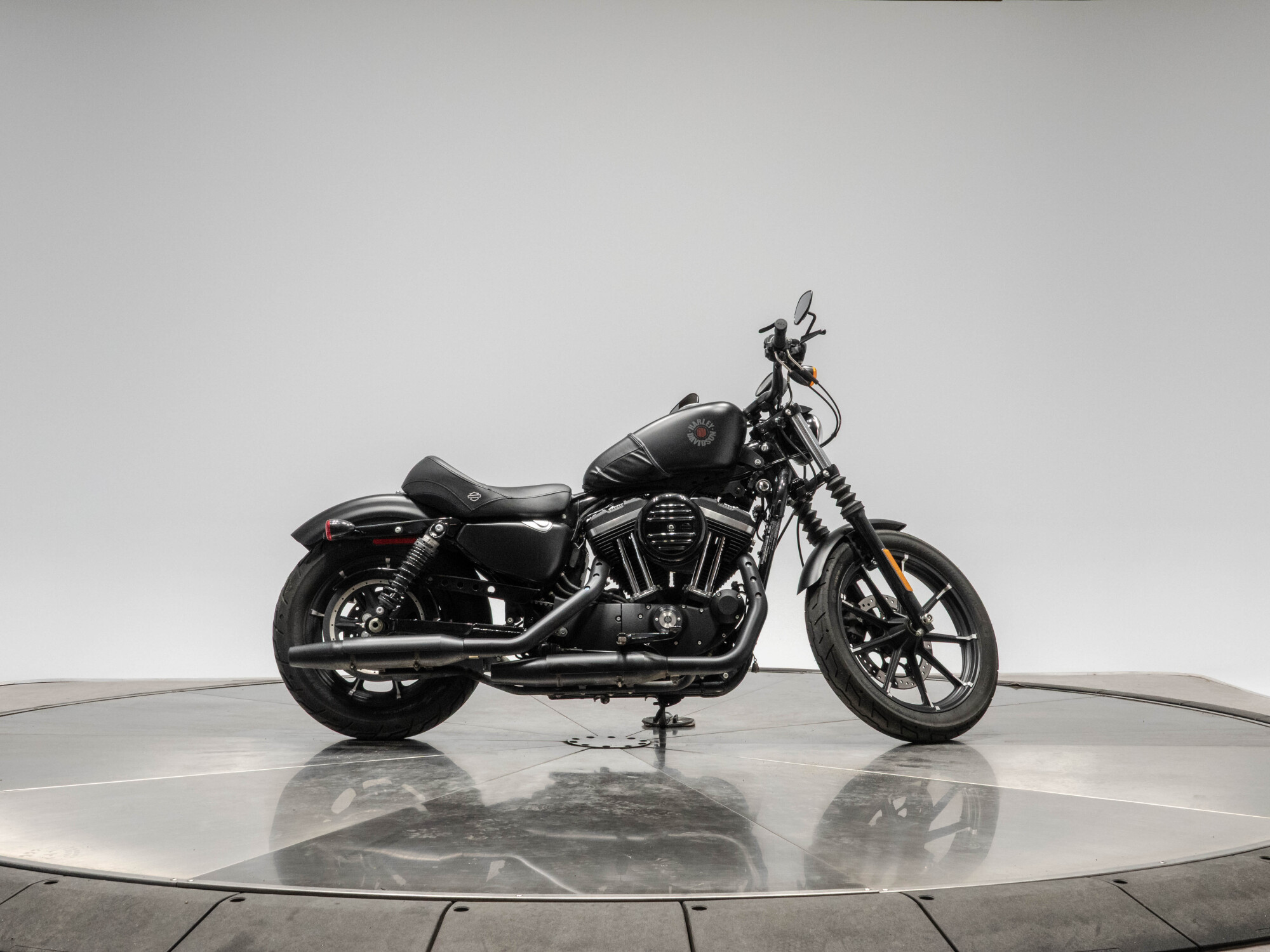 2022 HARLEY-DAVIDSON XL883N IRON 883 in Black Denim