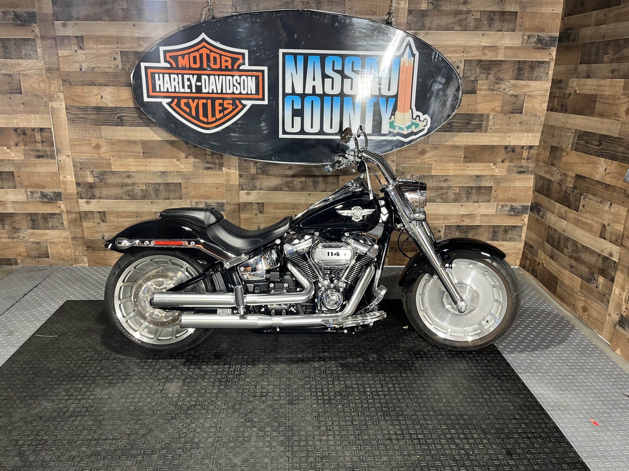 2019 Harley-Davidson® Fat Boy® 114 Vivid Black