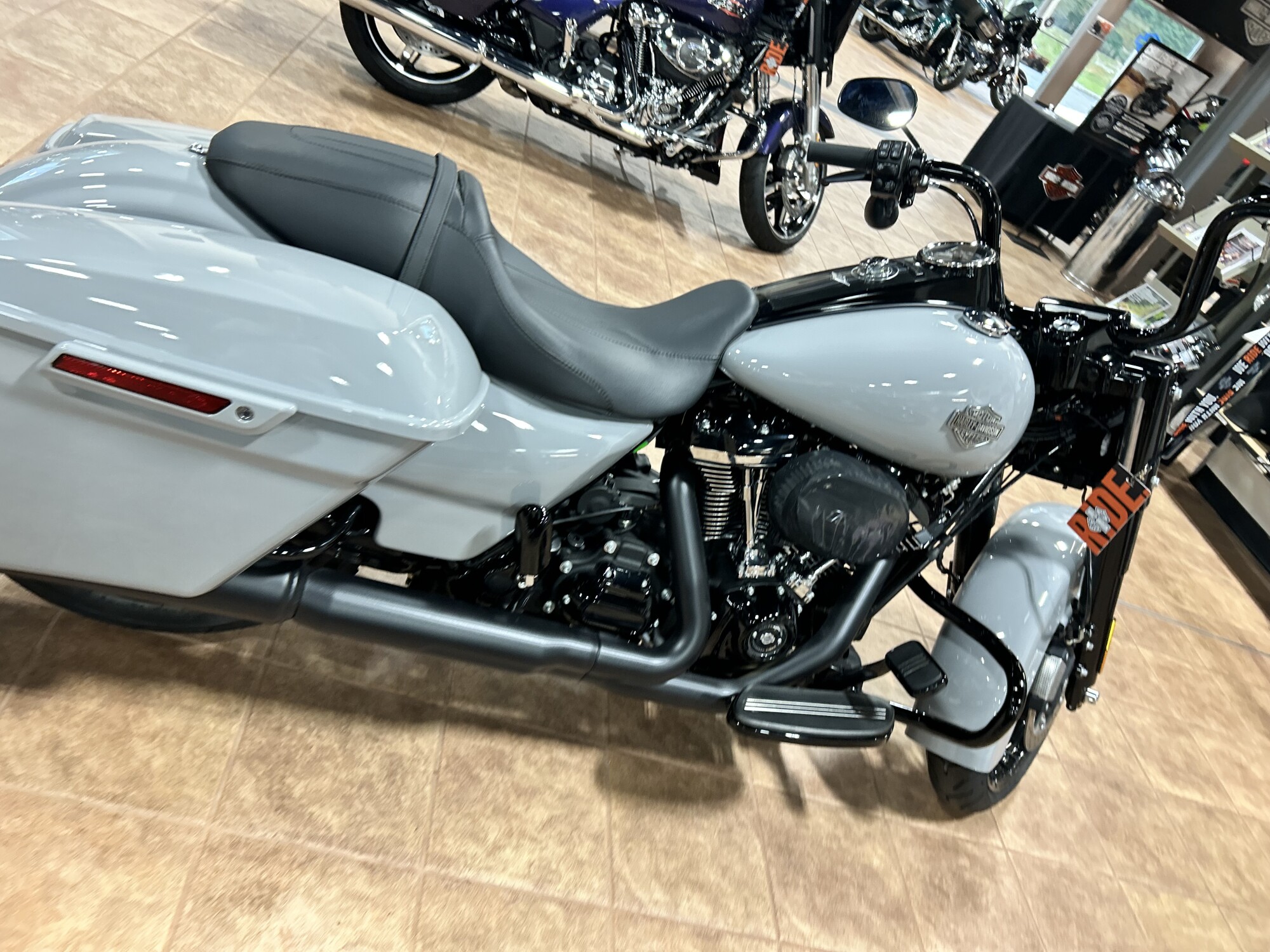 2025 Harley-Davidson® Road King™ Special, photo 6