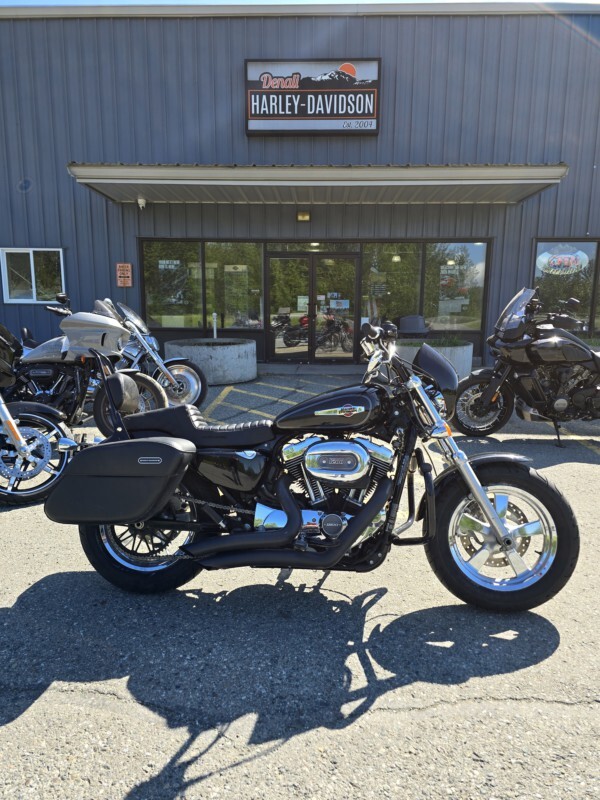 2016 Harley-Davidson® 1200 Custom 