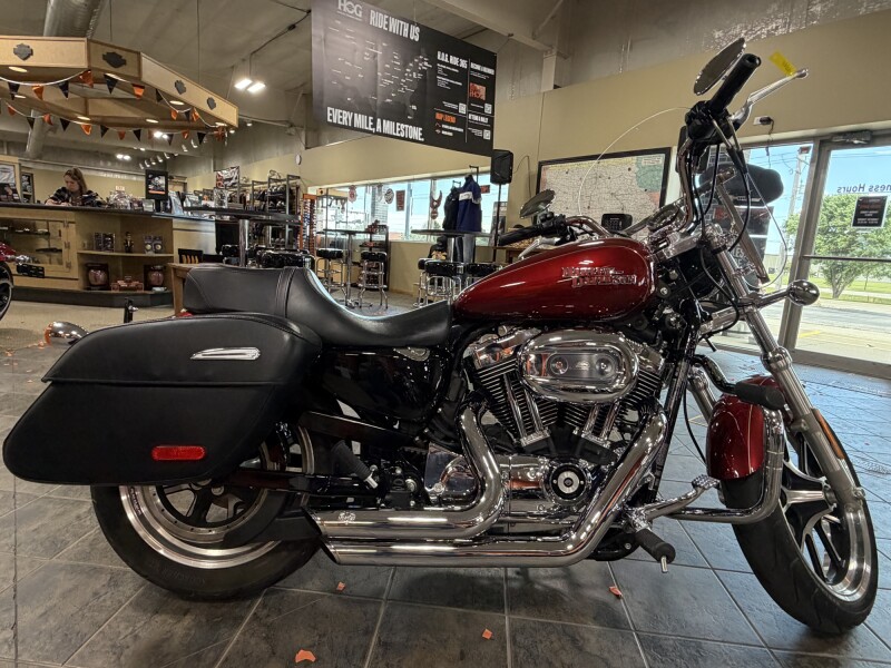 2016 Harley-Davidson® SuperLow® 1200T Velocity Red Sunglo