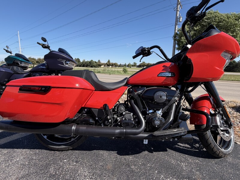 2026 Harley-Davidson® Road Glide® Blood Orange Black Trim