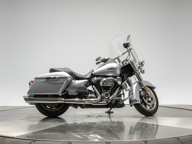 2019 HARLEY-DAVIDSON FLHR ROAD KING in Barracuda Silver