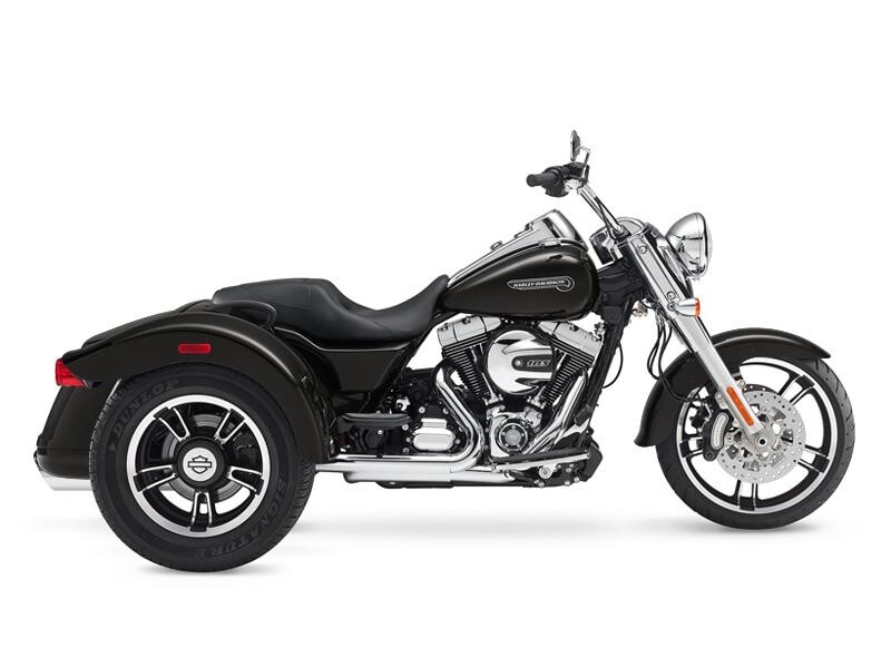 Harley-Davidson® Freewheeler® 2016 FLRT U893-16 Vivid Black