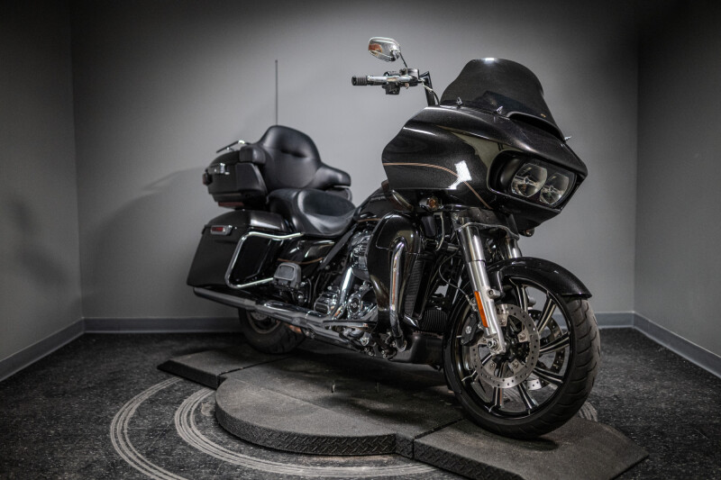 2017 Road Glide® Ultra (FLTRU)