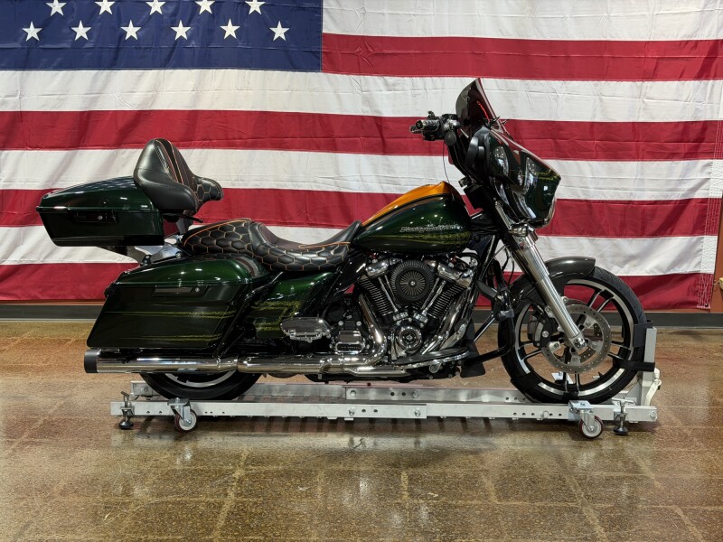 FLHX 2019 Street Glide®
