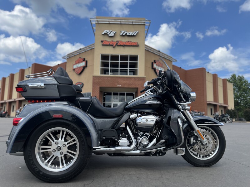 2021 Harley-Davidson® FLHTCUTG Tri Glide® Ultra GAUNT GRY 851563