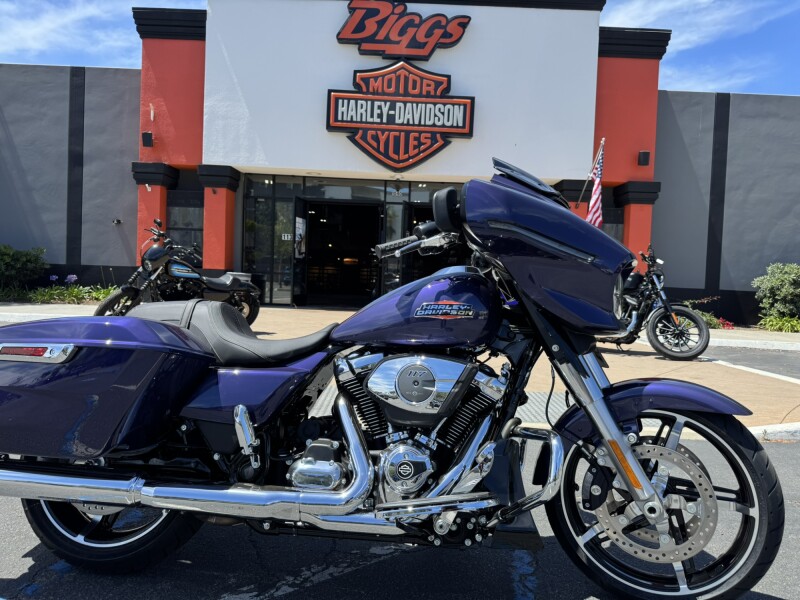 2026 Harley-Davidson® Street Glide® Purple Abyss Chrome Trim