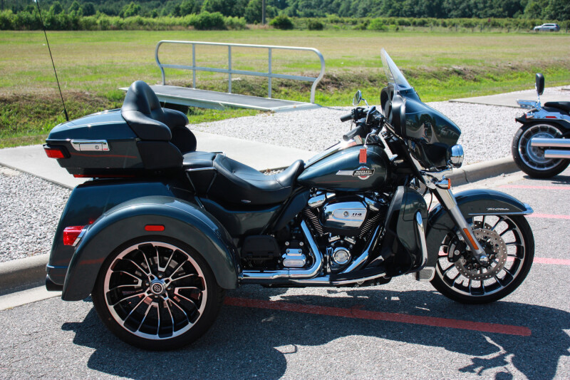 2025 Harley-Davidson® Tri Glide™ Ultra FLHTCUTG
