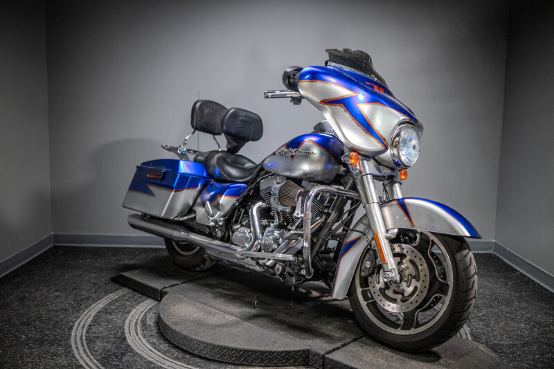 2010 Street Glide® (FLHX)