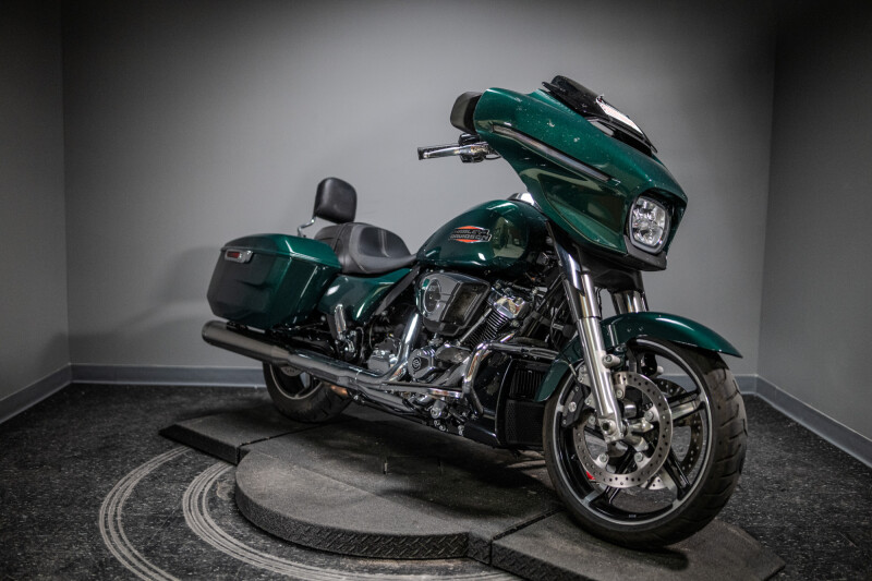 2024 Street Glide® (FLHX)