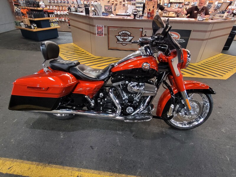 2014 Harley-Davidson® CVO™ Road King® Tribal Orange and Galactic Black with Aztec Shadow graphics