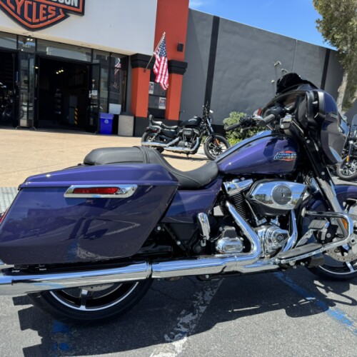 2026 Harley-Davidson® Street Glide® Purple Abyss Chrome Trim thumb 3