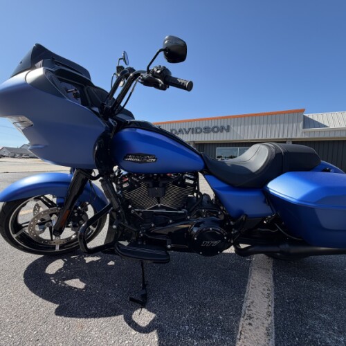 2026 Harley-Davidson® Road Glide® Aurora Blue Denim Chrome Trim thumb 2