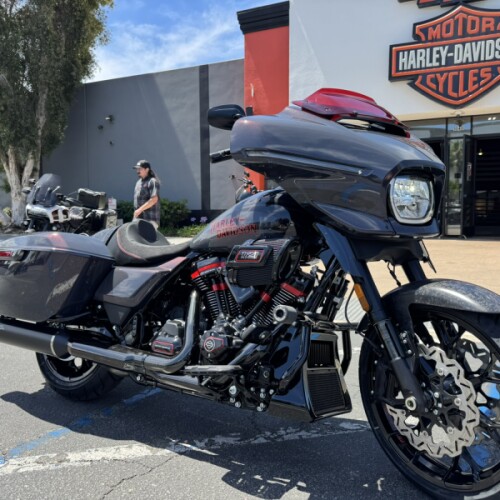 2026 Harley-Davidson® CVO Street Glide ST Inferno Gray thumb 3