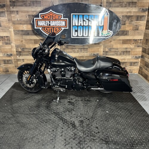 2017 Harley-Davidson® Road King® Special Vivid Black thumb 1