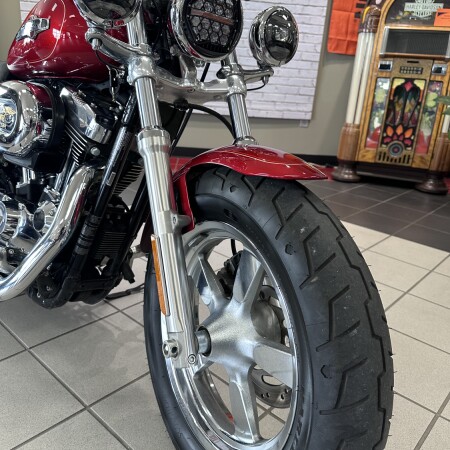 2013 Harley-Davidson® 1200 Custom Ember Red Sunglo thumb 3