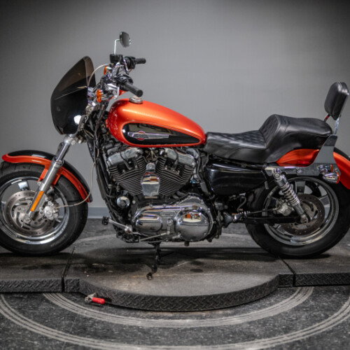  2011 1200 Custom (XL1200CP) thumb 1