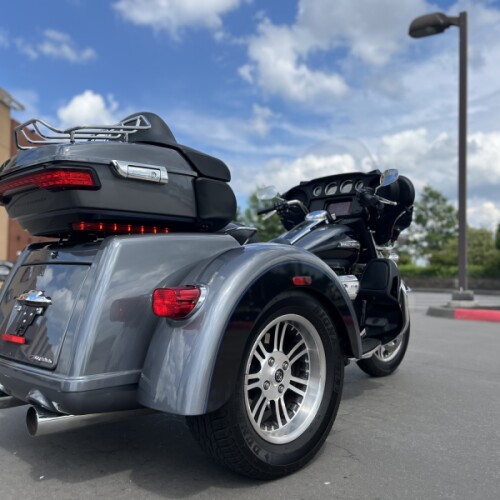 2021 Harley-Davidson® FLHTCUTG Tri Glide® Ultra GAUNT GRY 851563 thumb 2