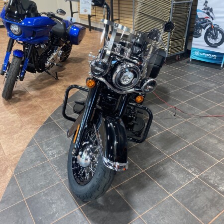  2018 Harley-Davidson® Heritage Classic 114 thumb 2