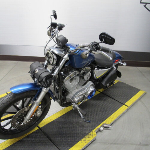 XL 883L 2005 Sportster® 883 Low thumb 1