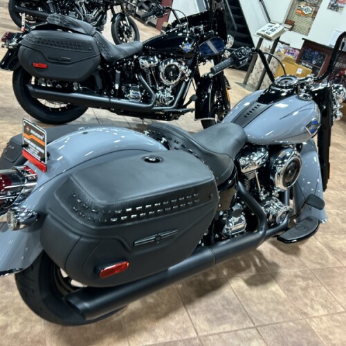  2026 Harley-Davidson® Heritage Classic® thumb 2