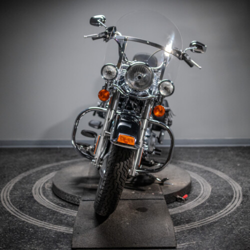 2014 Heritage Softail® Classic (FLSTC) thumb 3