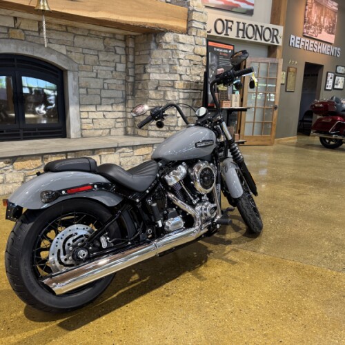 FXBB 2026 Street Bob® thumb 3