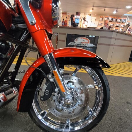 2014 Harley-Davidson® CVO™ Road King® Tribal Orange and Galactic Black with Aztec Shadow graphics thumb 3